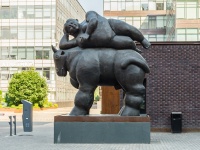 проезд Проектируемый 4062. скульптура "Женщина, лежащая на быке"