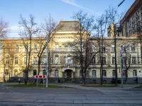 ,  , house 33. 管理机关