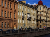 улица Набережная канала Грибоедова, дом 73. многоквартирный дом