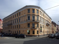 Admiralteisky district,  , 房屋 82. 公寓楼
