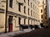 Admiralteisky district,  , 房屋 5 ЛИТ В. 公寓楼