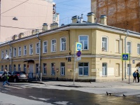 Admiralteisky district,  , 房屋 20. 公寓楼