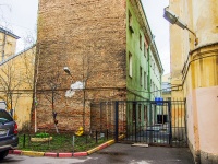 Vasilieostrovsky district,  , 房屋 19. 公寓楼