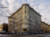 Vasilieostrovsky district,  , 房屋 90. 公寓楼