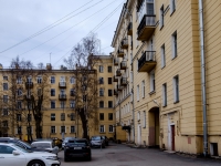 Vasilieostrovsky district,  , 房屋 74. 公寓楼