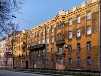 Vasilieostrovsky district, 11-ya liniya v.o. st, house 6. Apartment house