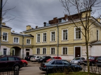 Vasilieostrovsky district, 14-ya liniya v.o. st, house 25-27. Apartment house