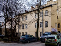 Vasilieostrovsky district, 18-ya liniya v.o. st, 房屋 9. 公寓楼