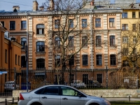 Vasilieostrovsky district, 13-ya liniya v.o. st, 房屋 18. 公寓楼