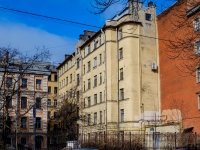 Vasilieostrovsky district, 13-ya liniya v.o. st, 房屋 18. 公寓楼