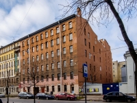 Vasilieostrovsky district, 13-ya liniya v.o. st, 房屋 32. 公寓楼