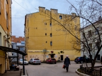 Vasilieostrovsky district, 13-ya liniya v.o. st, house 36. Apartment house