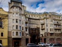Vasilieostrovsky district, 13-ya liniya v.o. st, 房屋 42. 公寓楼