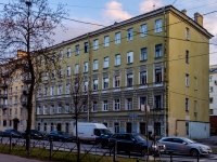 Vasilieostrovsky district, 13-ya liniya v.o. st, house 62. Apartment house
