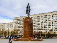 Vasilieostrovsky district, embankment Morskaya. monument