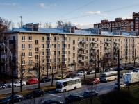 Vasilieostrovsky district, st Nakhimov, house 14. Apartment house