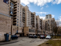 Vasilieostrovsky district, Novosmolenskaya embankment, house 1. Apartment house