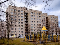 Vasilieostrovsky district,  , 房屋 32 к.2. 公寓楼