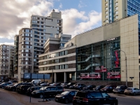 Vasilieostrovsky district,  , 房屋 32 к.3. 公寓楼