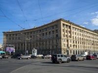 neighbour house: avenue. Engels, house 21. Apartment house