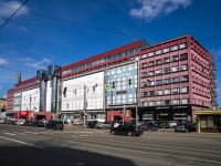 соседний дом: пр-кт. Энгельса, дом 33 к.1. ​Торгово-офисный центр "Светлановский"