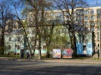 neighbour house: avenue. Engels, house 52. Apartment house