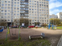 Выборгский район, улица Есенина, дом 32 к.2. многоквартирный дом
