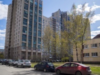Vyiborgsky district, Hudozhnikov avenue, house 10 к.1. Apartment house