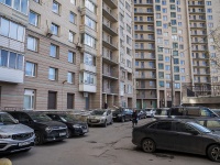 Vyiborgsky district, Hudozhnikov avenue, house 10 к.1. Apartment house