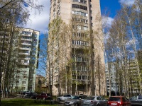 Vyiborgsky district, Hudozhnikov avenue, 房屋 13 к.2. 公寓楼