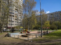 Vyiborgsky district, Hudozhnikov avenue, 房屋 13 к.4. 公寓楼