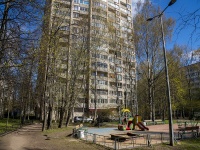 Vyiborgsky district, Hudozhnikov avenue, 房屋 13 к.4. 公寓楼