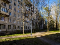 Выборгский район, Художников проспект, дом 33 к.1. многоквартирный дом