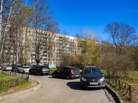 соседний дом: пр-кт. Художников, дом 41. многоквартирный дом