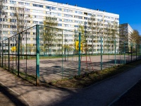 隔壁房屋: avenue. Hudozhnikov