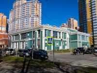 соседний дом: ул. Кустодиева, дом 3 к.1 СТР 1. супермаркет