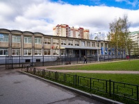 Выборгский район, школа Средняя общеобразовательная школа №483 с углубленным изучением информатики Выборгского района Санкт-Петербурга, улица Шостаковича, дом 3 к.2