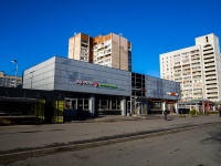 Выборгский район, Просвещения проспект, дом 25. торговый центр