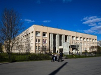 Выборгский район, школа искусств Санкт-Петербургская Детская школа искусств им. Г.В. Свиридова , Просвещения проспект, дом 40
