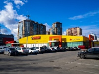 соседний дом: пр-кт. Просвещения, дом 80 к.2. гипермаркет "О`Кей"