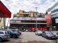 Калининский район, торговый центр "Кубик", Просвещения проспект, дом 80 к.3