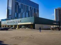 Калининский район, супермаркет "Перекресток", Просвещения проспект, дом 81