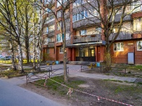 Kalininsky district, , house 25/13. Apartment house