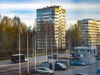 Калининский район, улица Ушинского, дом 19. многоквартирный дом