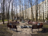Калининский район, улица Ушинского, дом 31. многоквартирный дом