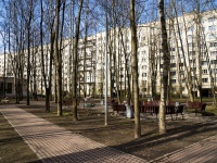 Калининский район, улица Ушинского, дом 31. многоквартирный дом