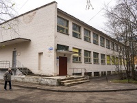 Калининский район, улица Ушинского, дом 35 к.1. торговый центр