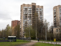 соседний дом: ул. Ушинского, дом 37 к.2. многоквартирный дом