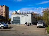 Калининский район, улица Ушинского, дом 16 к.2. автомойка