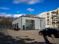 Калининский район, улица Ушинского, дом 16 к.2. автомойка
